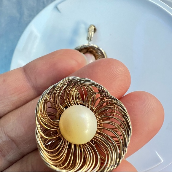 Earrings - Picture 8 of 11